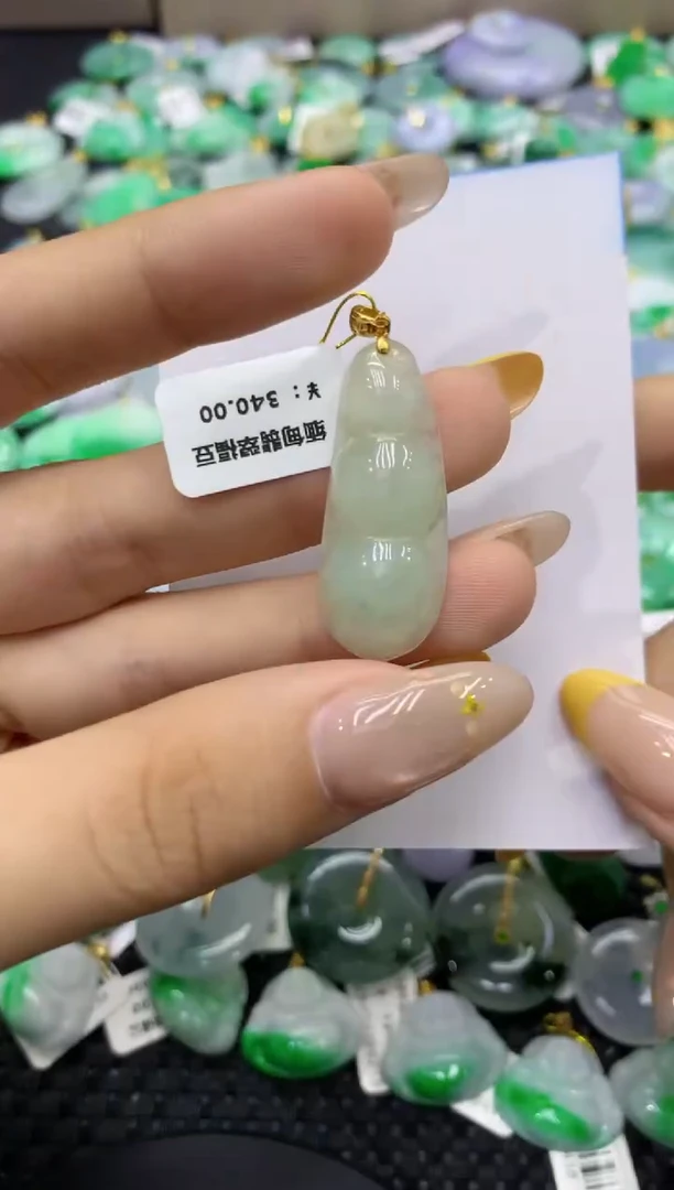 颈饰未镶嵌翡翠天然缅甸翡翠A货