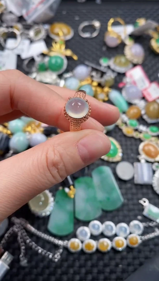 未镶嵌戒指翡翠董*姐444              3