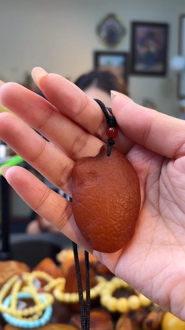 琥珀颈饰未镶嵌吊坠