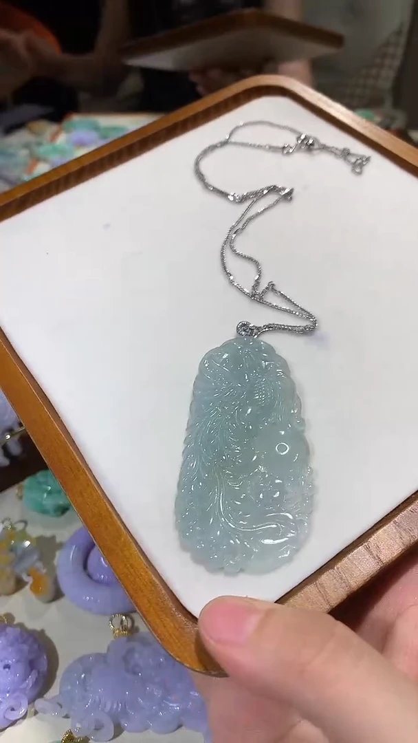 颈饰未镶嵌翡翠吊坠