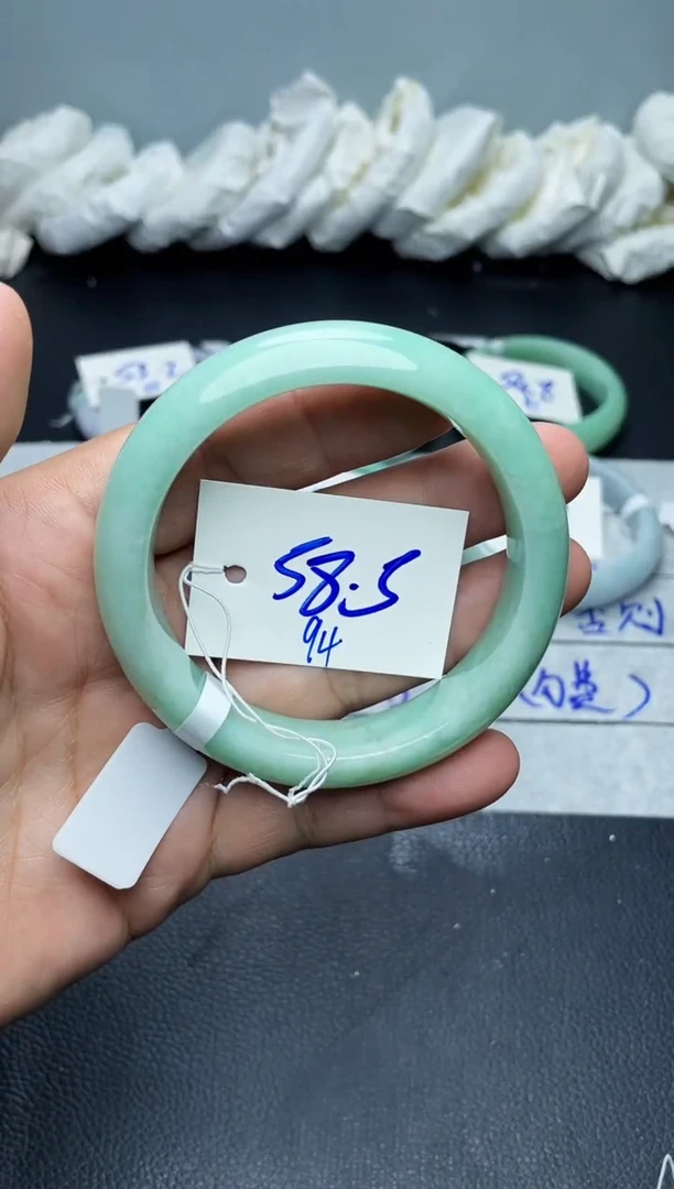 未镶嵌手镯翡翠94