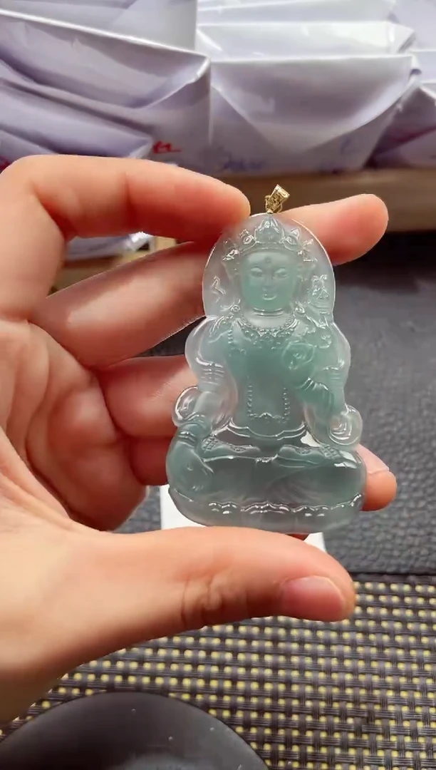 颈饰18K金镶嵌翡翠 000111