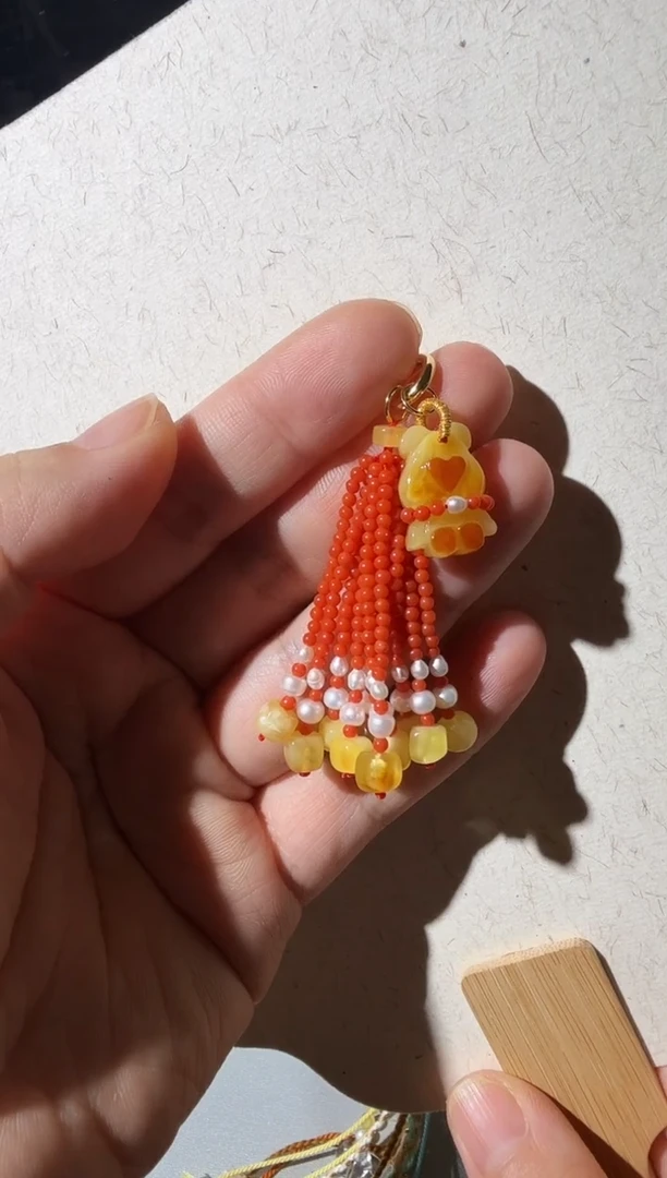 蜜蜡吊坠(不含链)未镶嵌蜜蜡吊坠提溜多样性发货