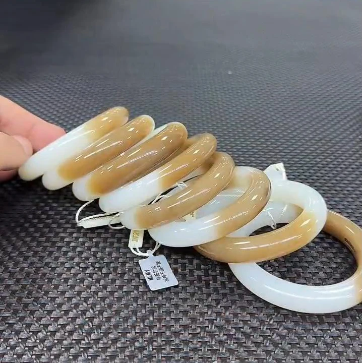 【老郑家】和田玉手镯一支 (多样性发1件)