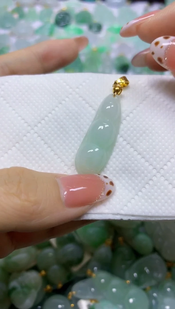 颈饰未镶嵌翡翠 天然翡翠A货
