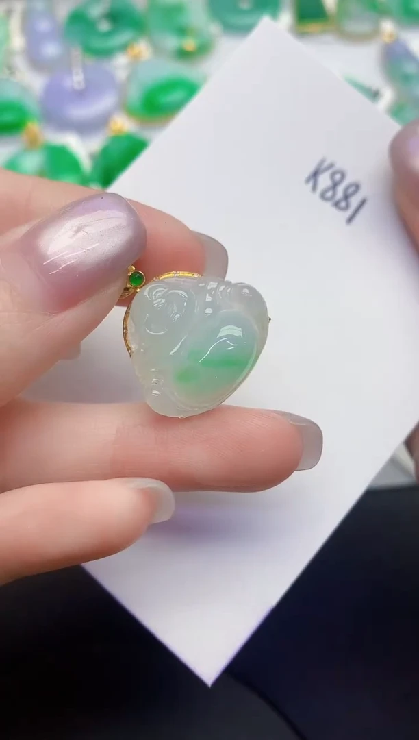 颈饰18K金镶嵌翡翠缅甸天然翡翠A货