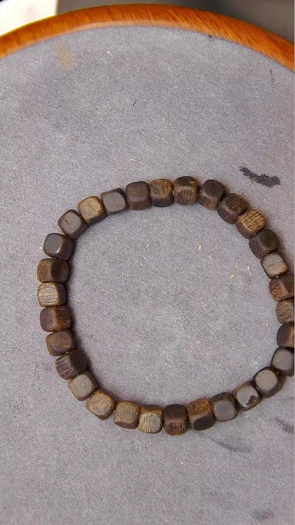 【闪购商品】沉香手串海南乌金紫棋0.6方糖珠