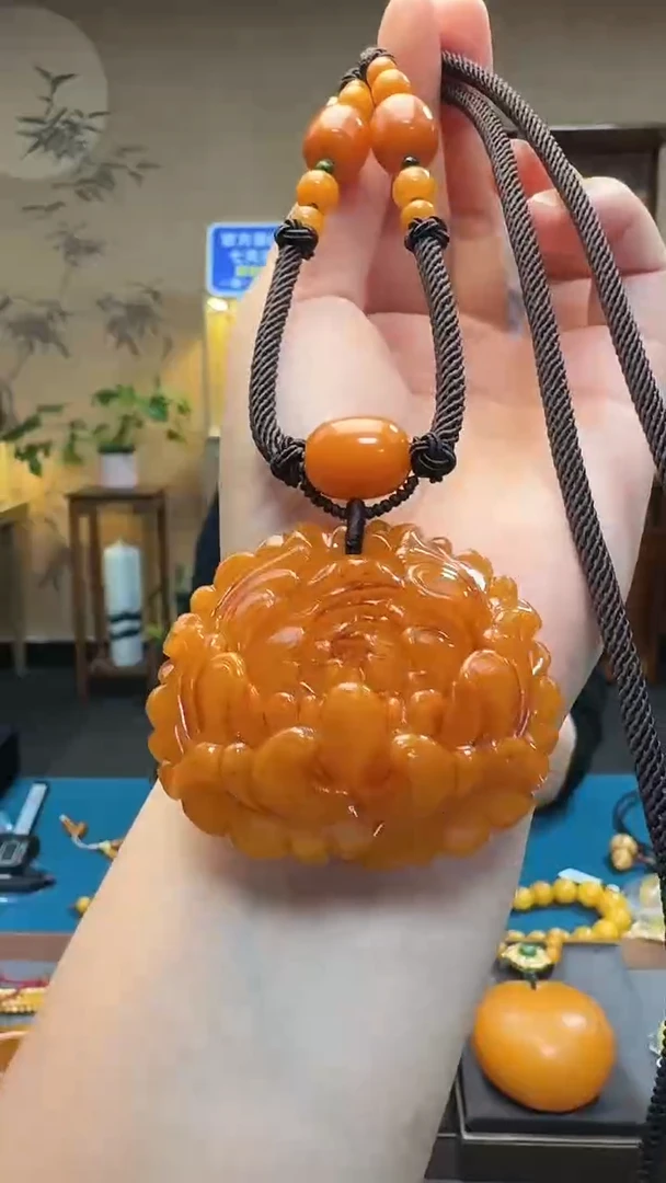 琥珀吊坠(不含链)未镶嵌天然保真蜜蜡牡丹花套装（送绳子）