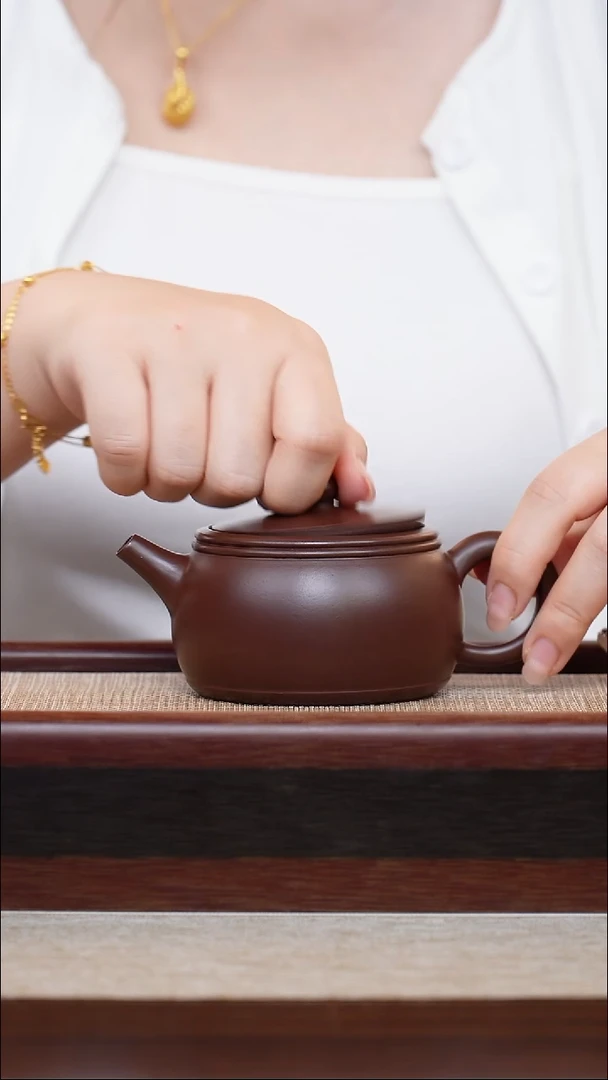 紫泥汉瓦180cc宜兴手工紫砂壶
