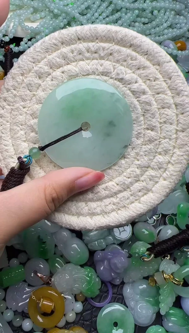 翡翠未镶嵌颈饰天然缅甸翡翠吊坠
