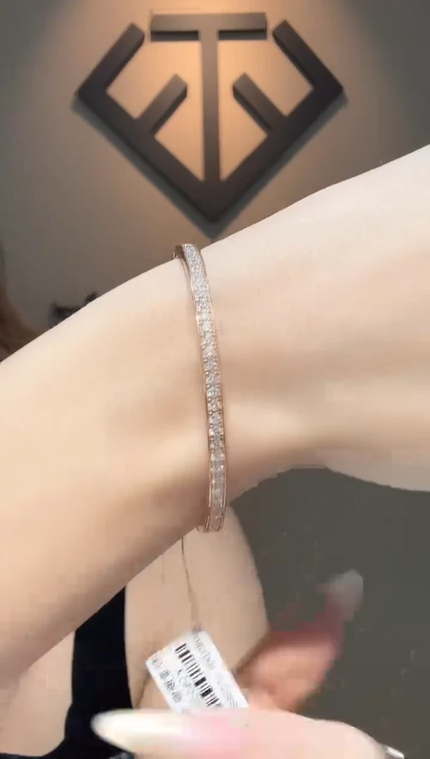 18K金镶嵌手镯钻石G866930手镯多样性发一件