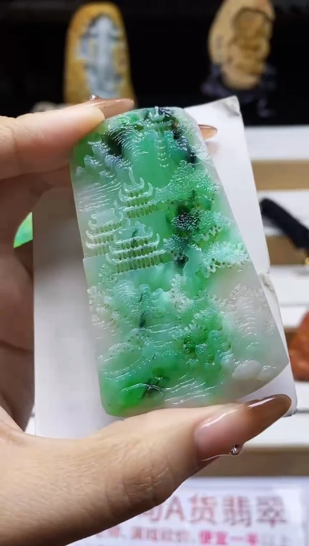 颈饰未镶嵌翡翠1