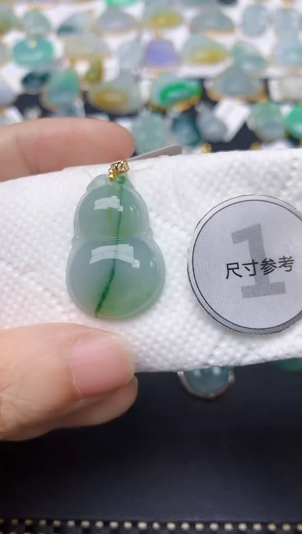 翡翠18K金镶嵌颈饰天然缅甸A货翡翠