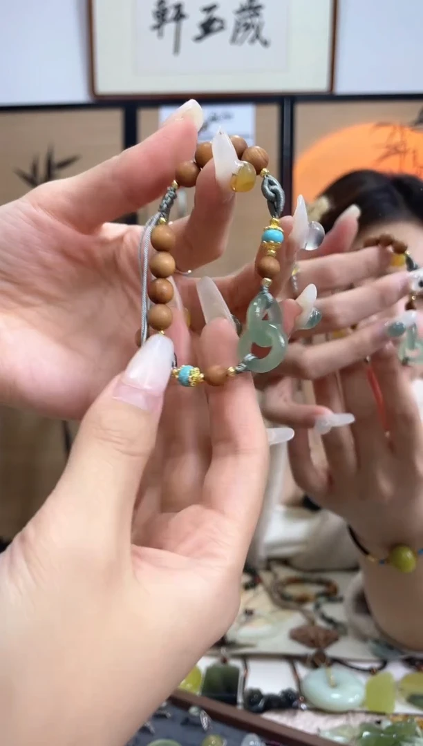 【闪购商品】岫玉手串未镶嵌多样性发货其中发一