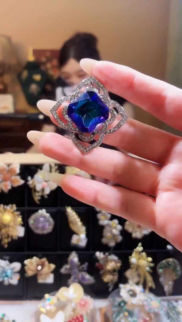 合成立方氧化锆铜合金蓝紫四叶花
