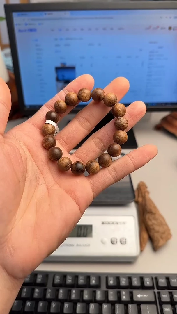 【闪购商品】沉香手串芽庄红土沉香