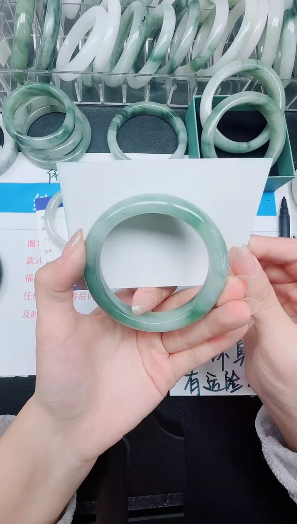 未镶嵌手镯石英质玉195-54.5