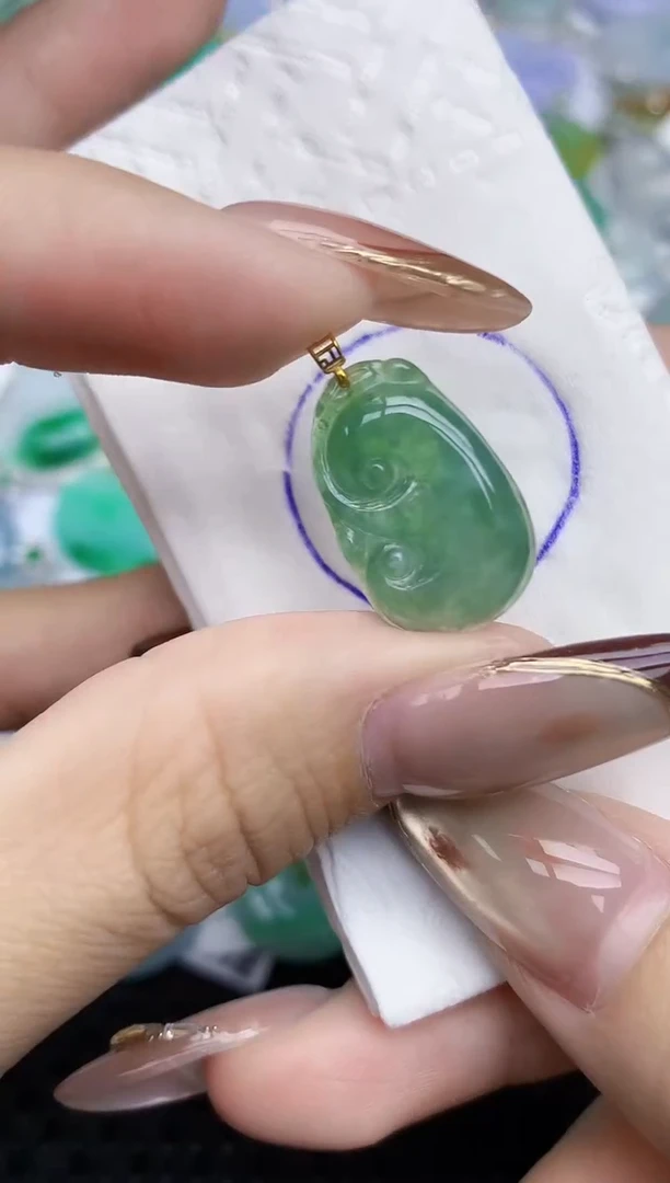 颈饰18K金镶嵌翡翠   天然翡翠A货  百元以上9米证书费自理