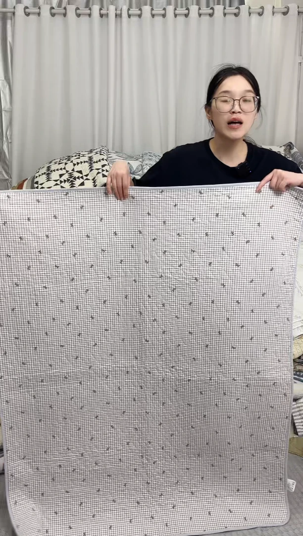 棉110*130正面斜纹灰色蝴蝶结