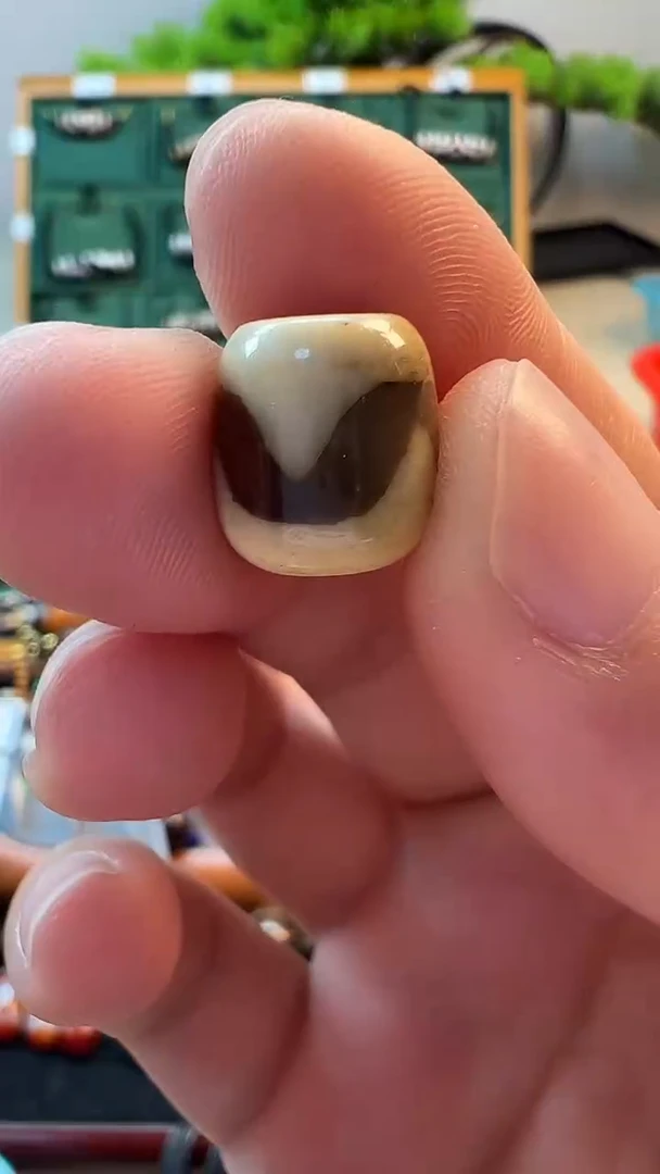 玛瑙/玉髓（覆膜）颈饰未镶嵌2微瑕