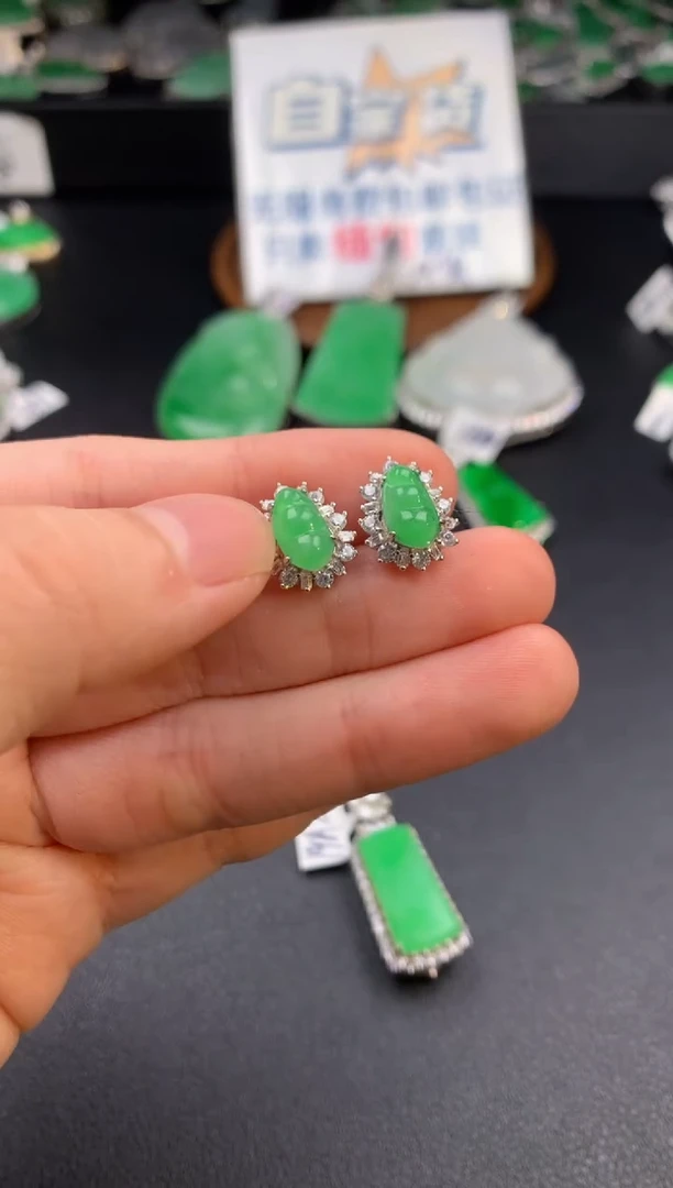 【闪购商品】翡翠耳饰银S925镶嵌翡翠