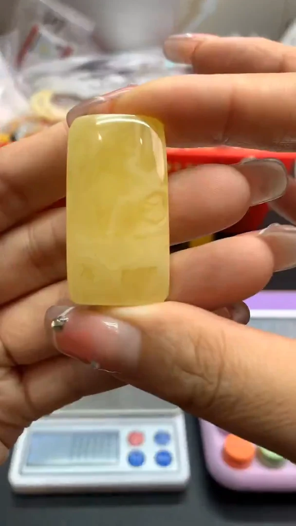 未镶嵌琥珀珠宝奇石1178