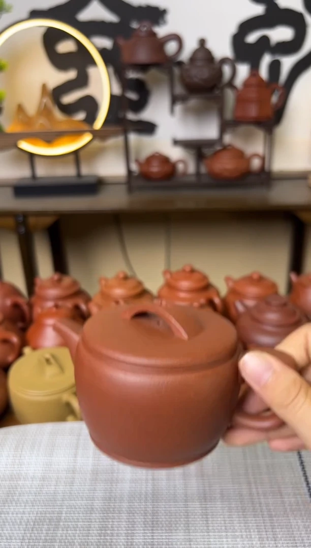 茶壶段泥红降坡汉瓦壶200CC