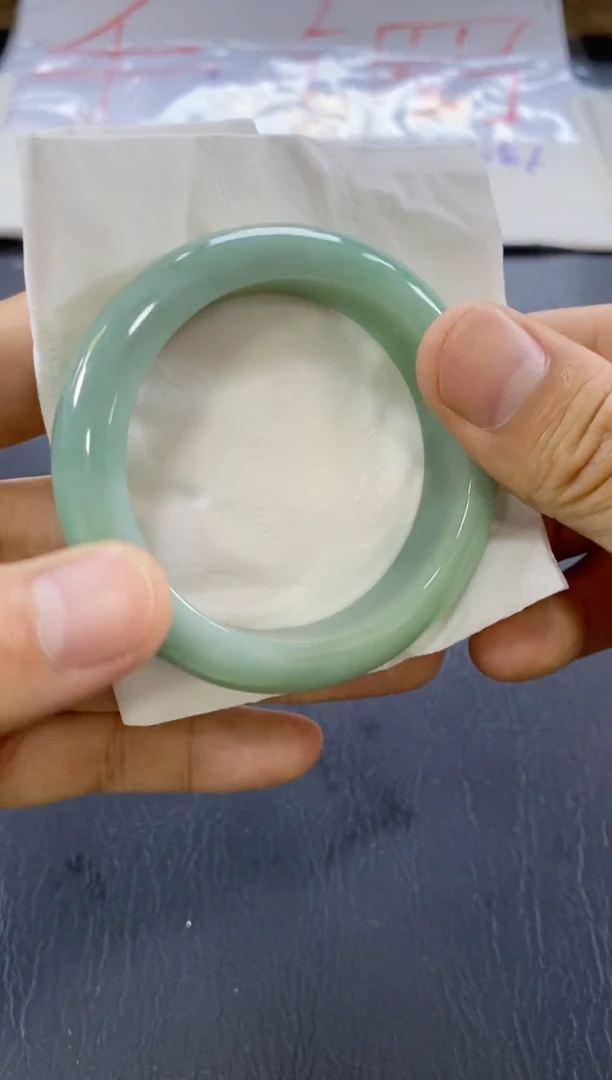 未镶嵌手镯翡翠手镯