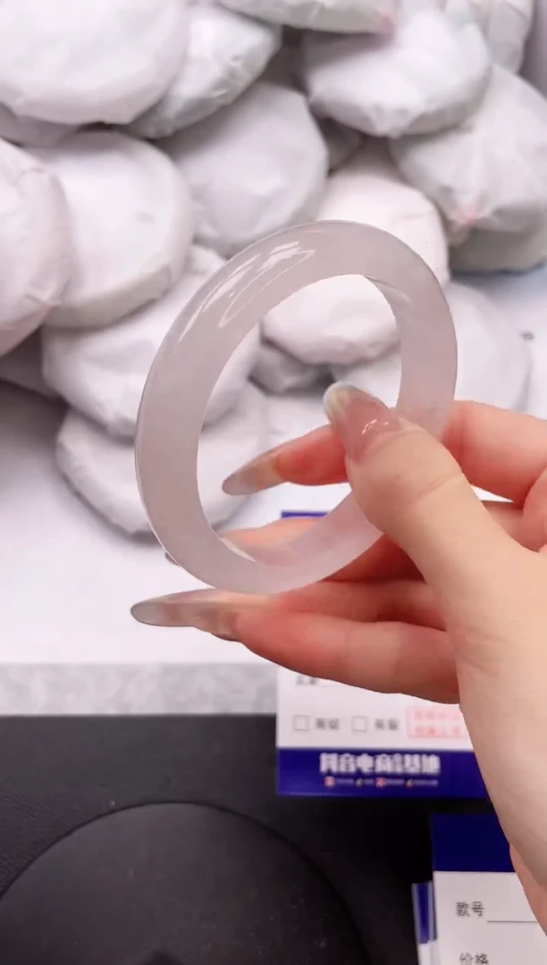 【闪购商品】石英质玉手镯未镶嵌3K229-55