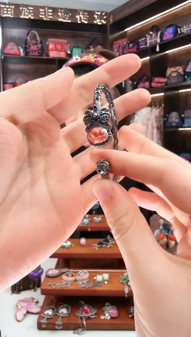 【闪购商品】织绣38蚩梦苗族古绣