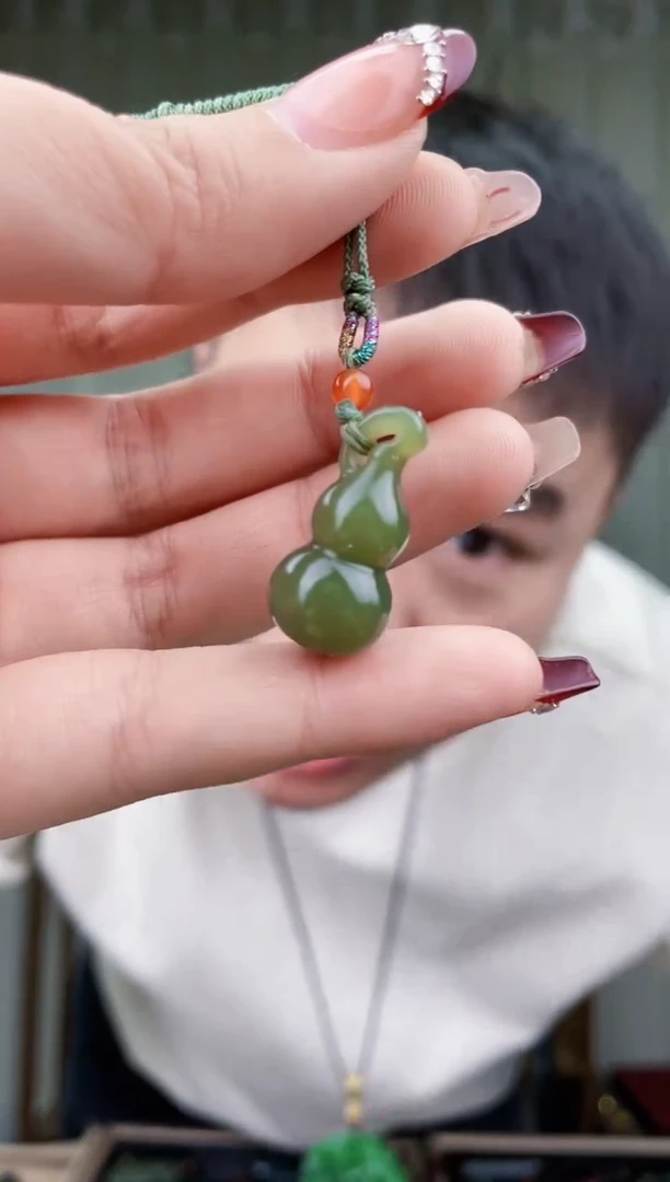 【闪购商品】和田玉挂件未镶嵌拍一发一，多样性发货