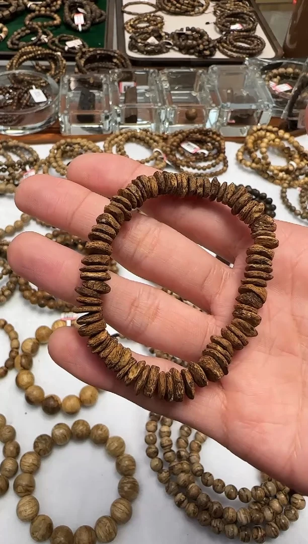 【闪购商品】沉香手串红土老料0.7m4克多样性发一