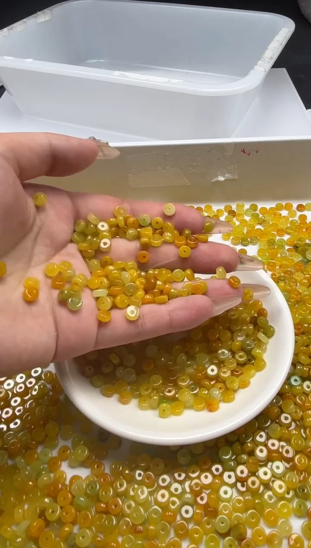 翡翠未镶嵌颈饰w1491黄翡隔片6*3mm*30颗