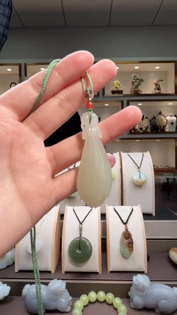 颈饰未镶嵌和田玉苏