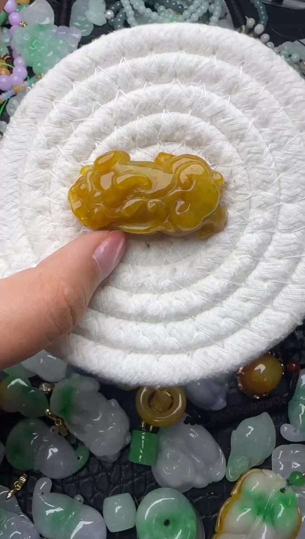 颈饰未镶嵌翡翠缅甸翡翠吊坠