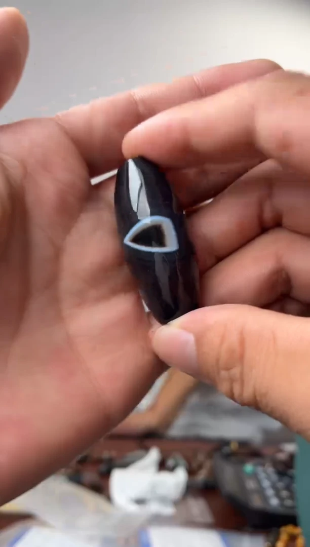 未镶嵌玛瑙/玉髓珠宝奇石噶玛珠宝