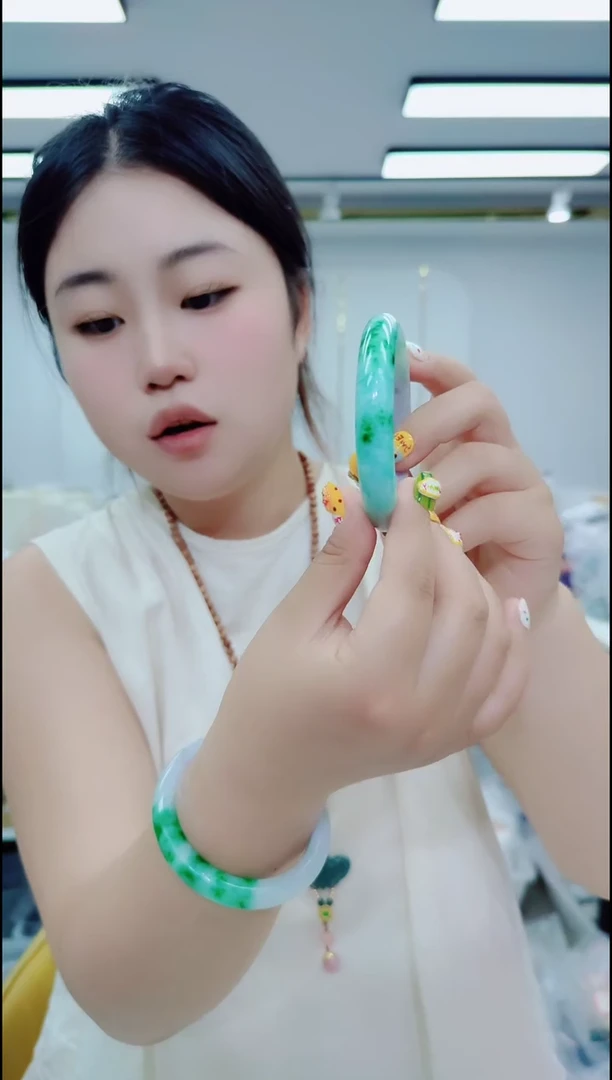 树脂制品春**开春暖花开手镯