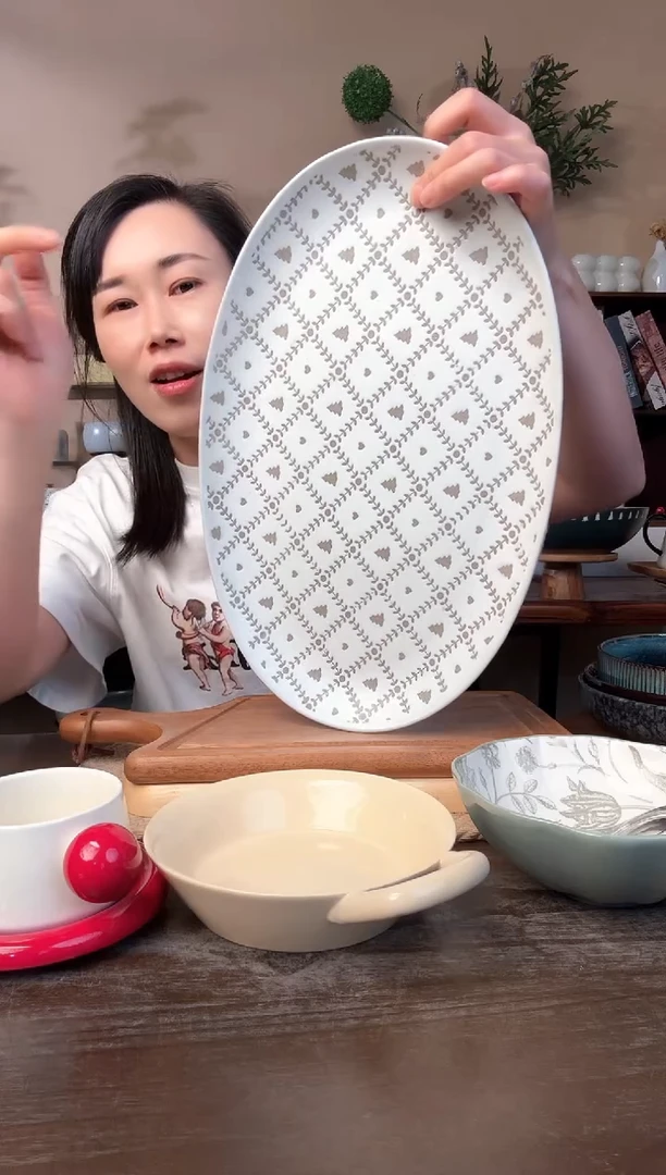 15英寸手绘小树大鱼盘微瑕