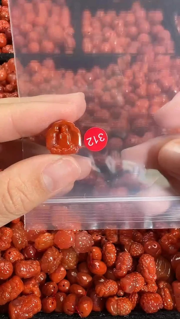 颈饰未镶嵌南红玛瑙1