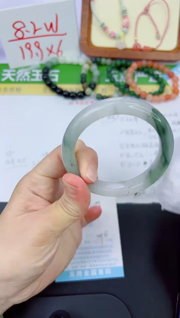 【闪购商品】石英质玉手镯未镶嵌155-56.2