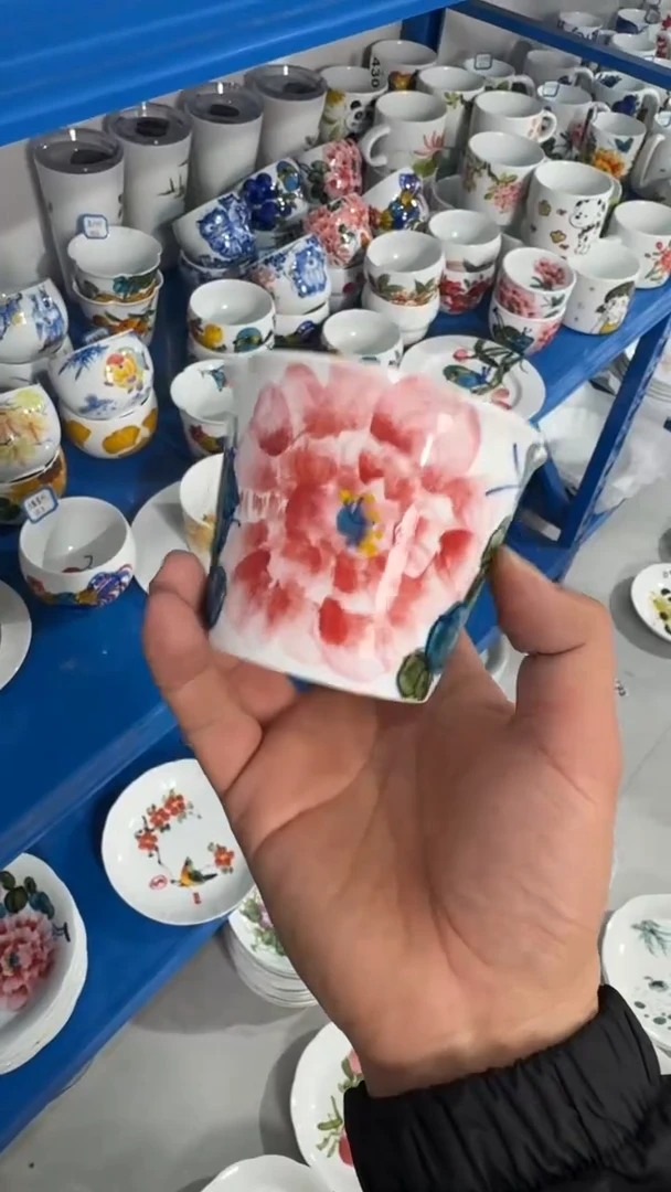 摆件陶瓷景德镇高温瓷（花口杯）