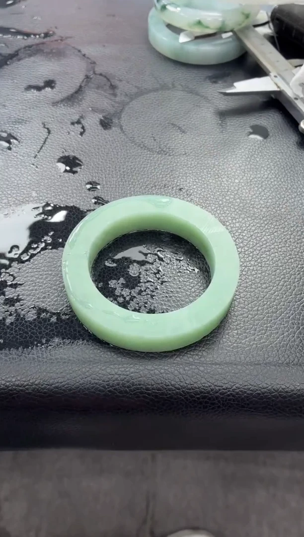 未镶嵌手镯定制翡翠玛***?ddj