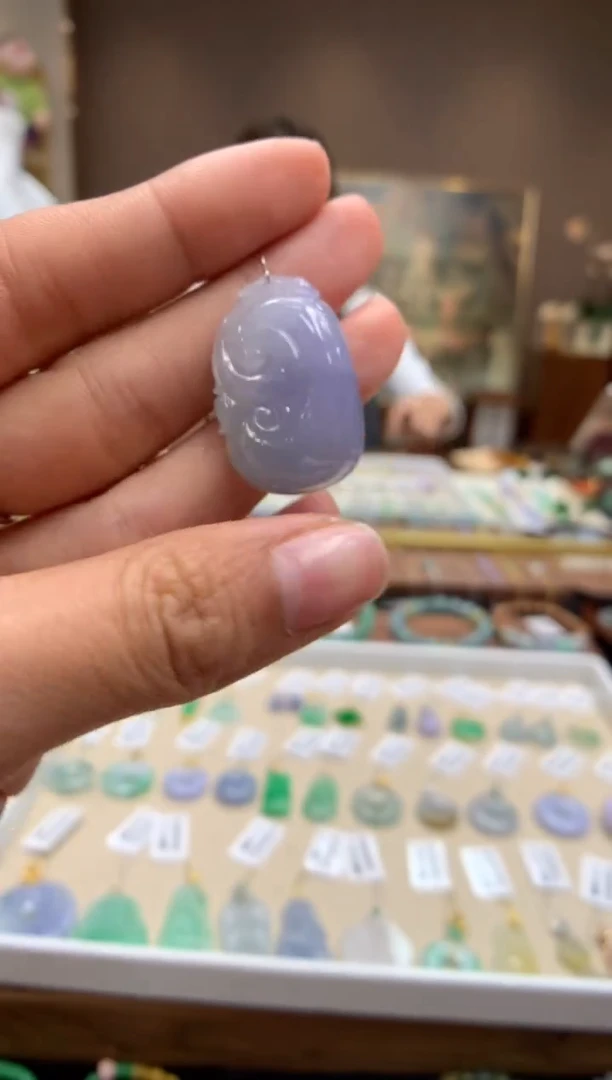 【闪购商品】翡翠颈饰未镶嵌如意