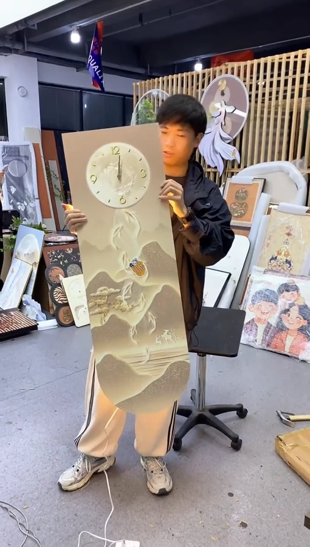 竖款钟表装饰画一个