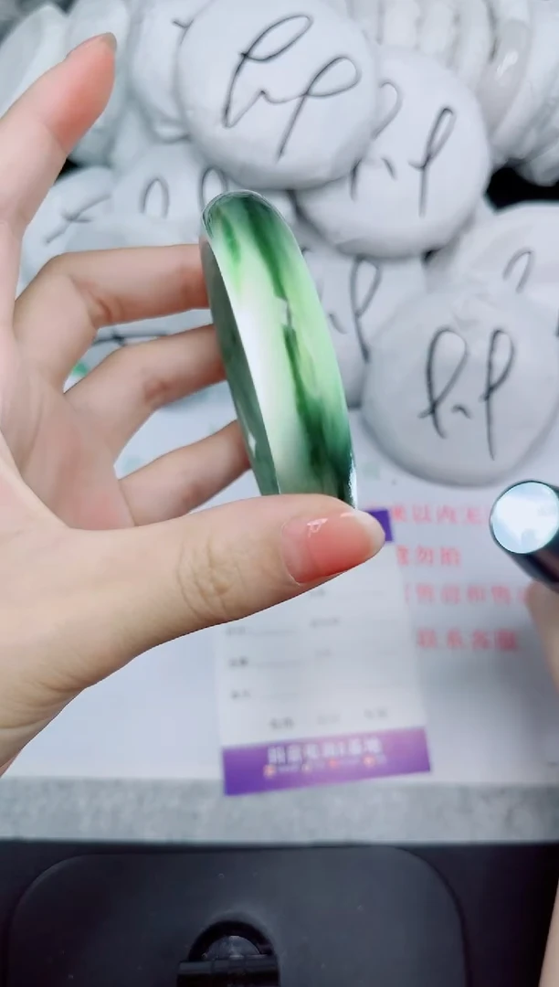 石英质玉手镯未镶嵌125-54