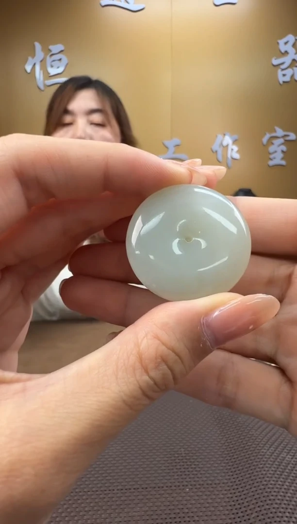 颈饰未镶嵌和田玉挂件