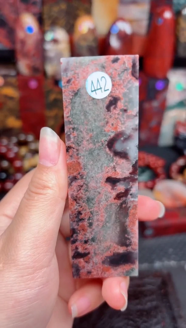 玉桂林鸡血玉印章摆件442