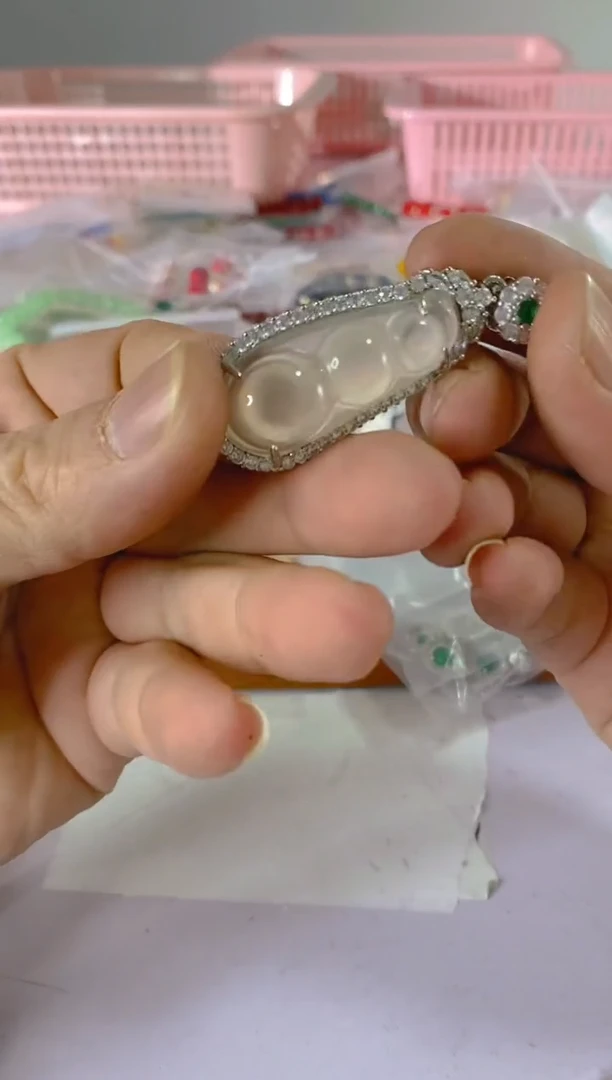 【闪购商品】水晶颈饰银S925镶嵌834红宝，蓝宝，多样性发一件赠链