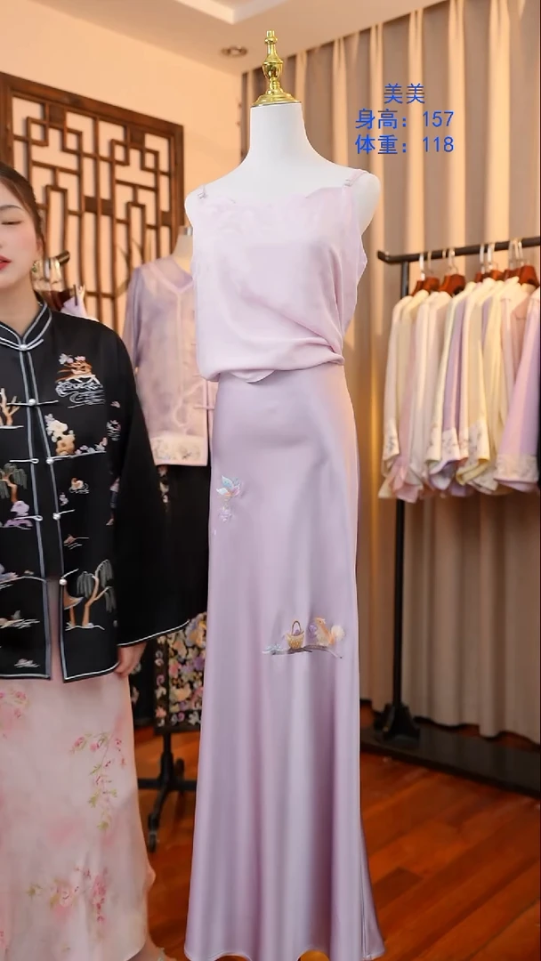 刺绣非遗服饰一物一件定制