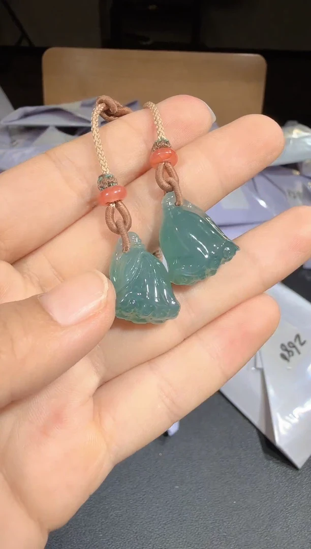 吊坠(不含链)未镶嵌翡翠莲蓬